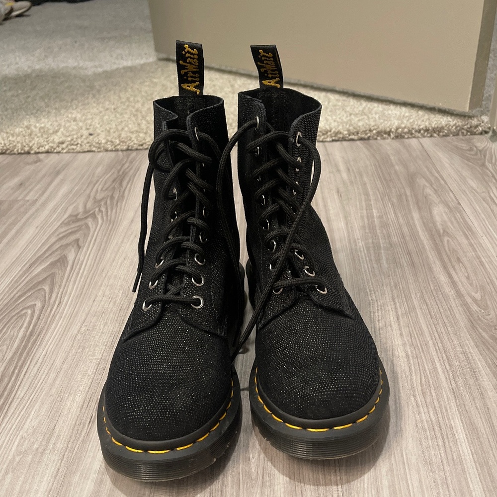 Black dr martens